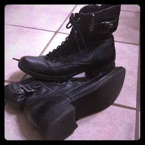 Size 8 Guess combat boots